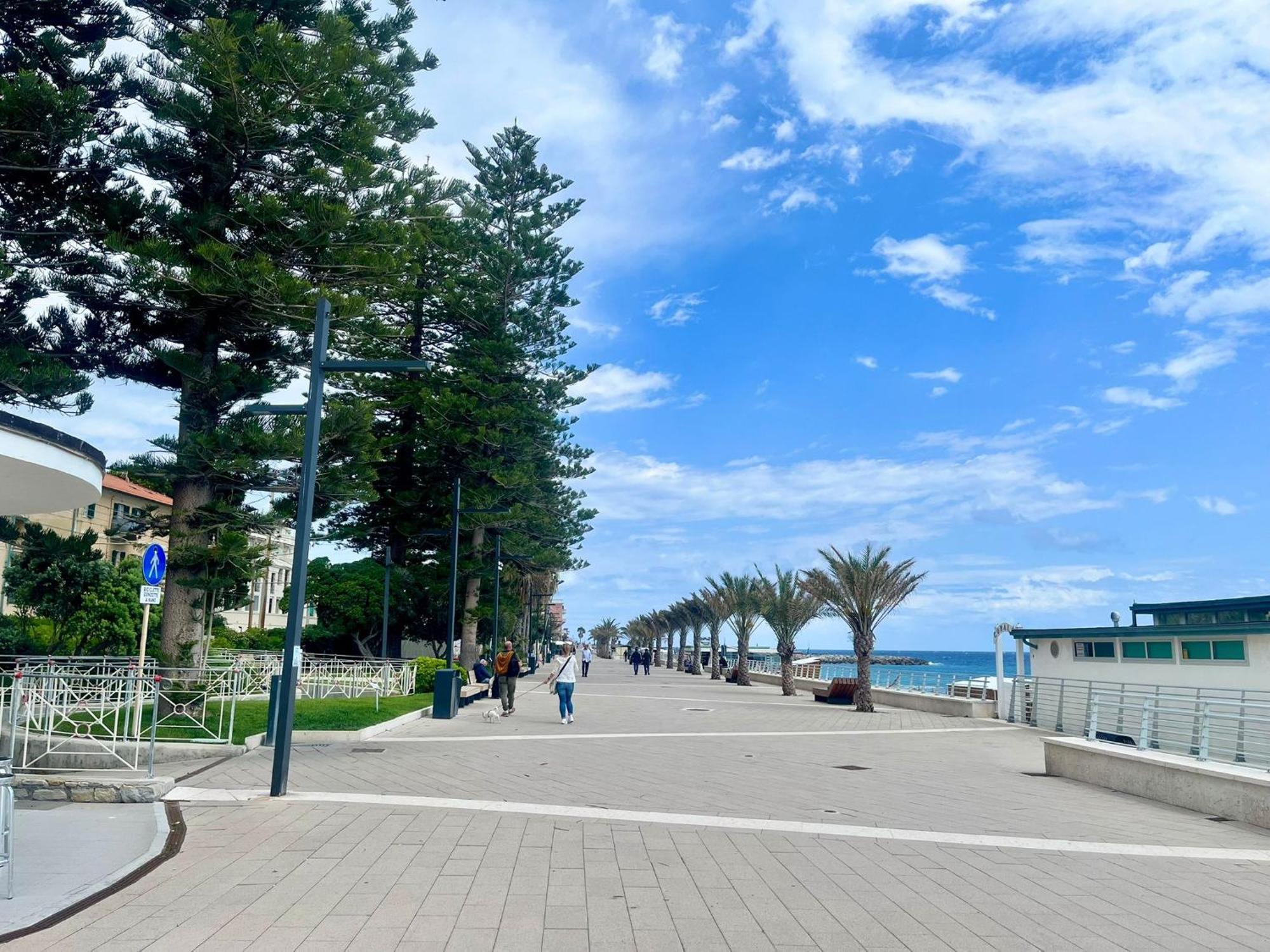 Casa Vacanza! A 50M Dal Mare! بورديغيرا المظهر الخارجي الصورة